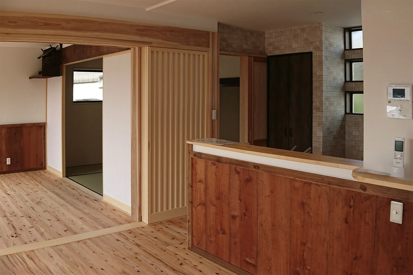 T様邸 - 記憶を刻む柱と、現代の合理性が交差する『新・古民家』の形