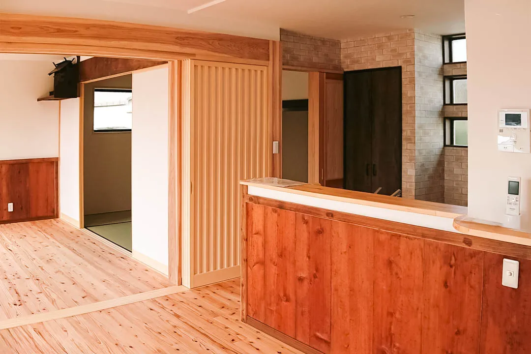 T様邸 - 記憶を刻む柱と、現代の合理性が交差する『新・古民家』の形