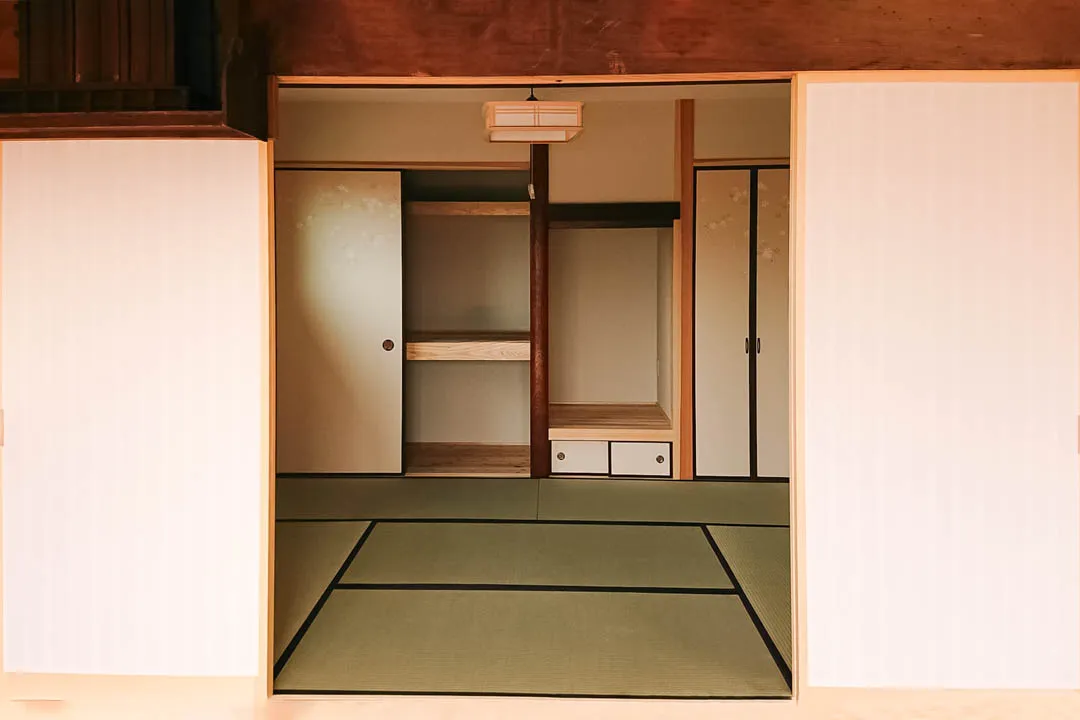 T様邸 - 記憶を刻む柱と、現代の合理性が交差する『新・古民家』の形