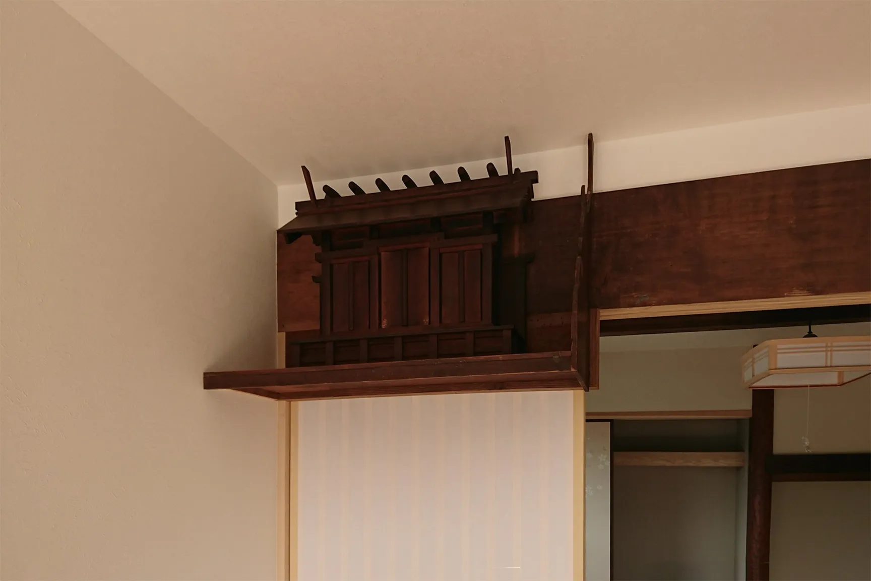 T様邸 - 記憶を刻む柱と、現代の合理性が交差する『新・古民家』の形