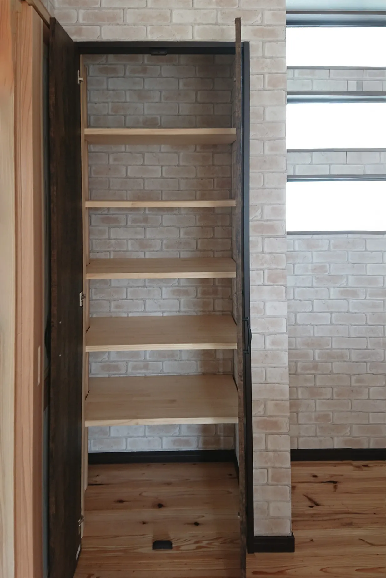 T様邸 - 記憶を刻む柱と、現代の合理性が交差する『新・古民家』の形