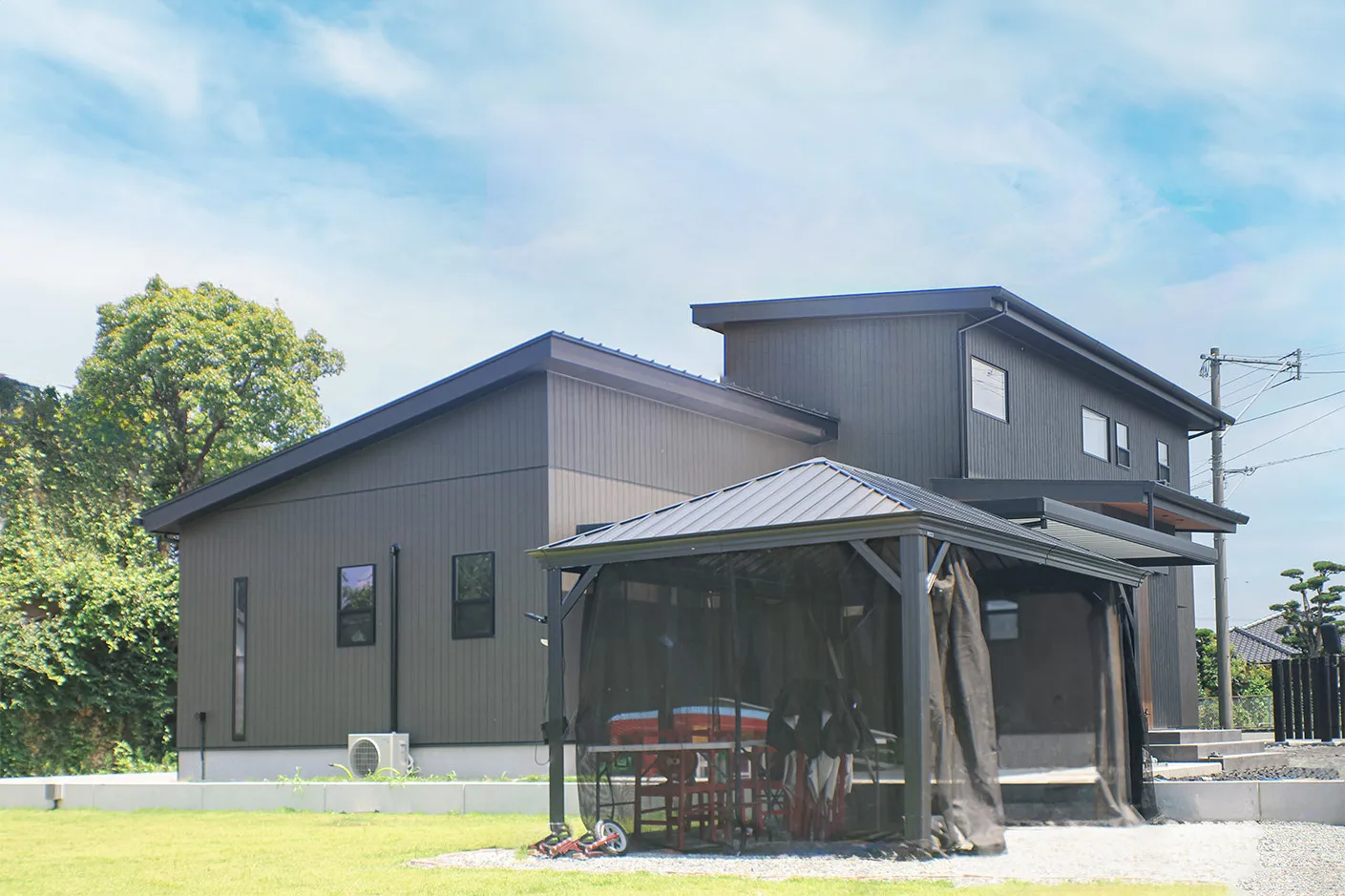 S様邸- デッキは「物流」。大家族の生活負荷を最小化する搬入戦略。