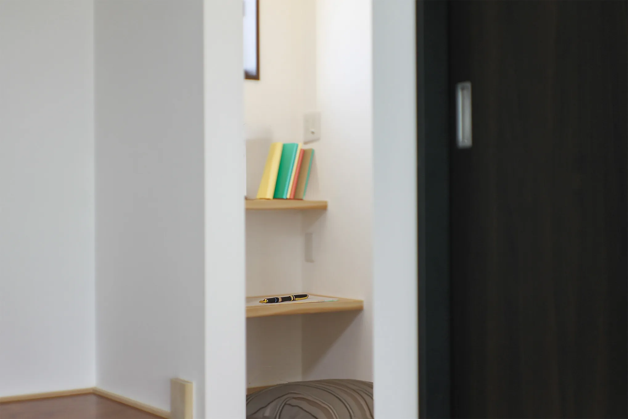 C様邸 - 成熟した夫婦のための『聖域』と『機能』の家。