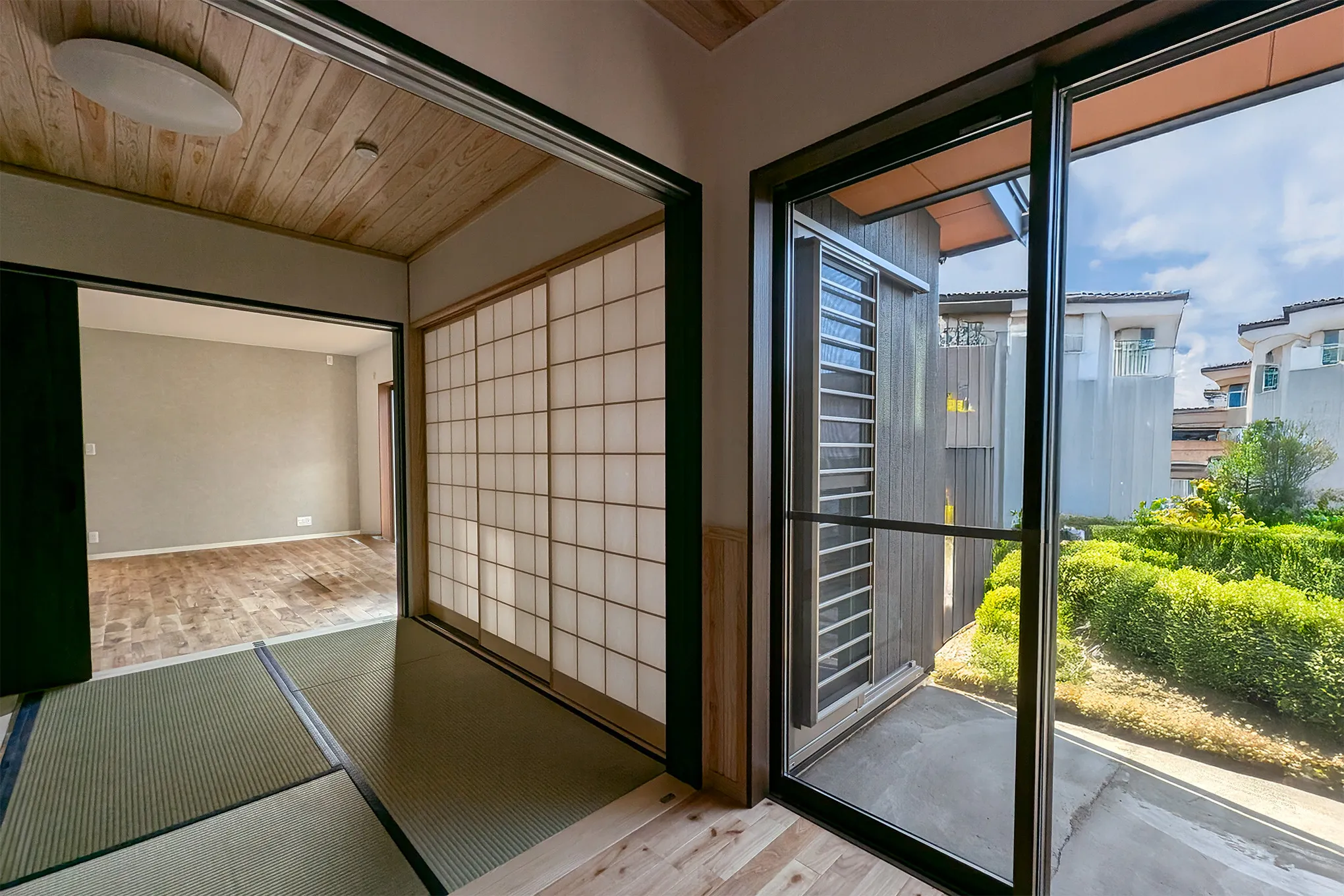 F様邸-夢を叶えたサロン併設の二世帯住宅